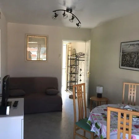 Cozy Sea View Air Cond 公寓