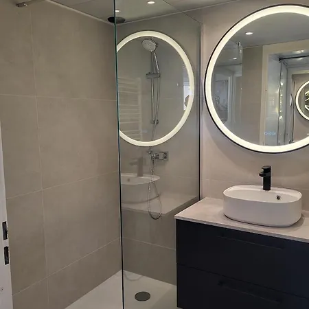 Cozy Sea View Air Cond Renovated In 2026 Διαμέρισμα