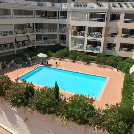 Cozy Sea View Air Cond Апартаменты *