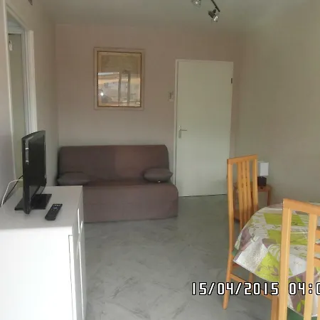 Апартаменты Cozy Sea View Air Cond Гольф-Жуан