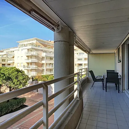 Cozy Sea View Air Cond Апартаменты *