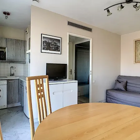 Cozy Sea View Air Cond Апартаменты